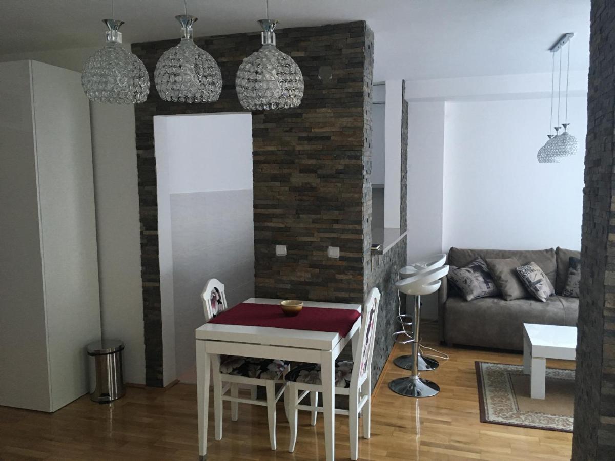 Ms - Downtown With Free Parking Space Apartment Belgrade Room photo